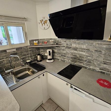Appartement F2 entièrement refait à neuf en 2021 + parking. à Grasse Extérieur photo