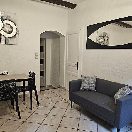 Appartement F2 entièrement refait à neuf en 2021 + parking. à Grasse Extérieur photo